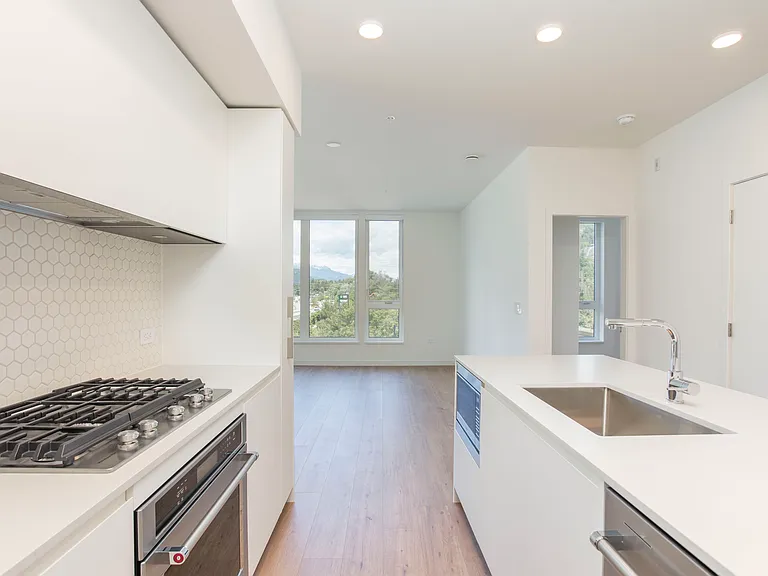 1500 Scott Cres #303 — Photo 4