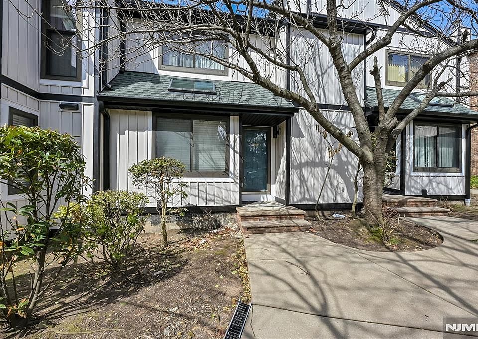 1st image of 1537 John Street #7