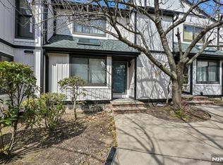 1537 John St #7, Fort Lee, NJ 07024