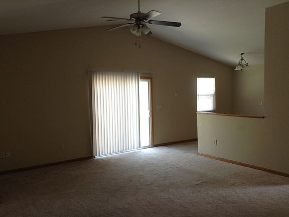 5th image of 1609 Clover Dr