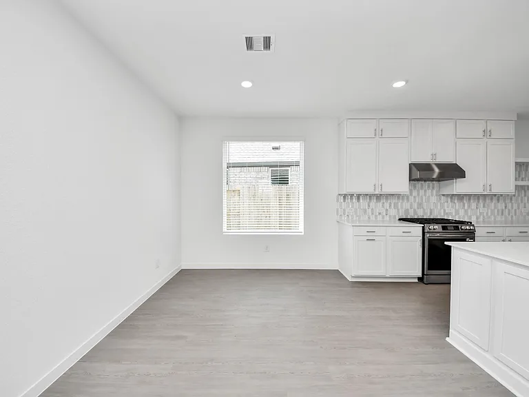 29515 Pondview Dr — Photo 20