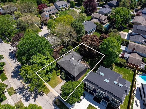 4th image of 2198 Devon Rd