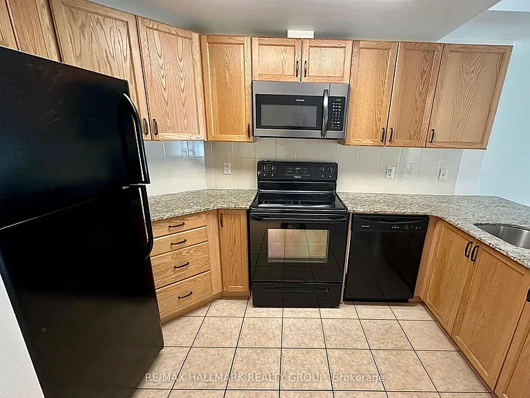 234 Rideau St #209 — Photo 5