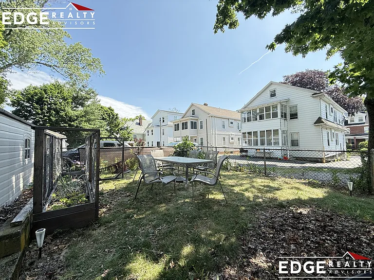 61-63 Surrey St #1 — Photo 12