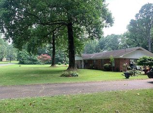 627 Senatobia Dr, Senatobia, MS 38668