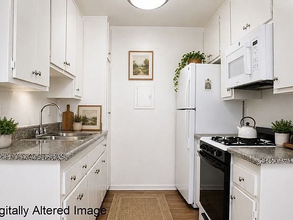 4th image of 5747 Laurel Cyn Blvd APT 12