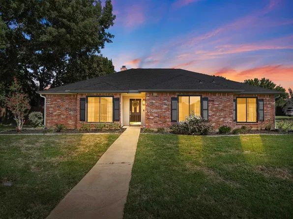 300 Firestone Drive, Meadowlakes, TX 78654