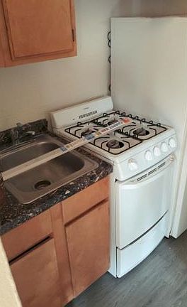 3rd image of 8716 Winchester Blvd APT 4H