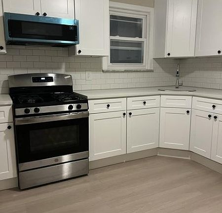5th image of 10 Warman St