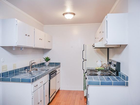3rd image of 978 Kiely Blvd Unit D