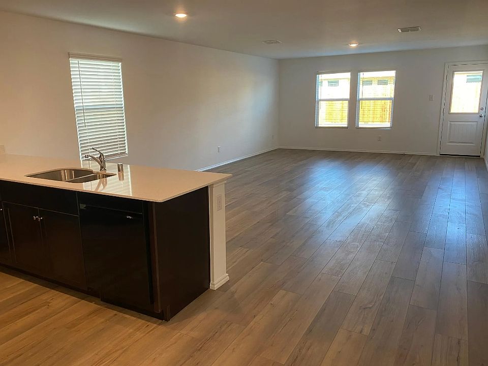1st image of 5211 Lavender Dr