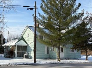 422 N Wilhelm St, Holgate, OH 43527