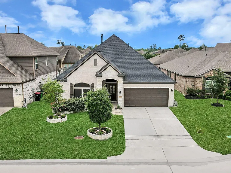 24523 Eucalyptus Way — Photo 2