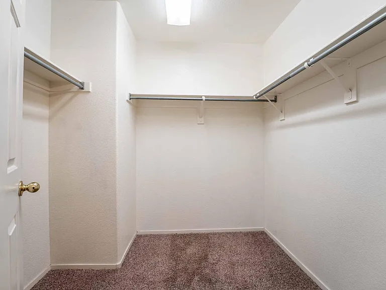 2000 Quartz Cliff St #104 — Photo 18
