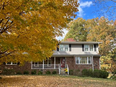 914 Crown Point Rd E, Signal Mountain, TN, 37377