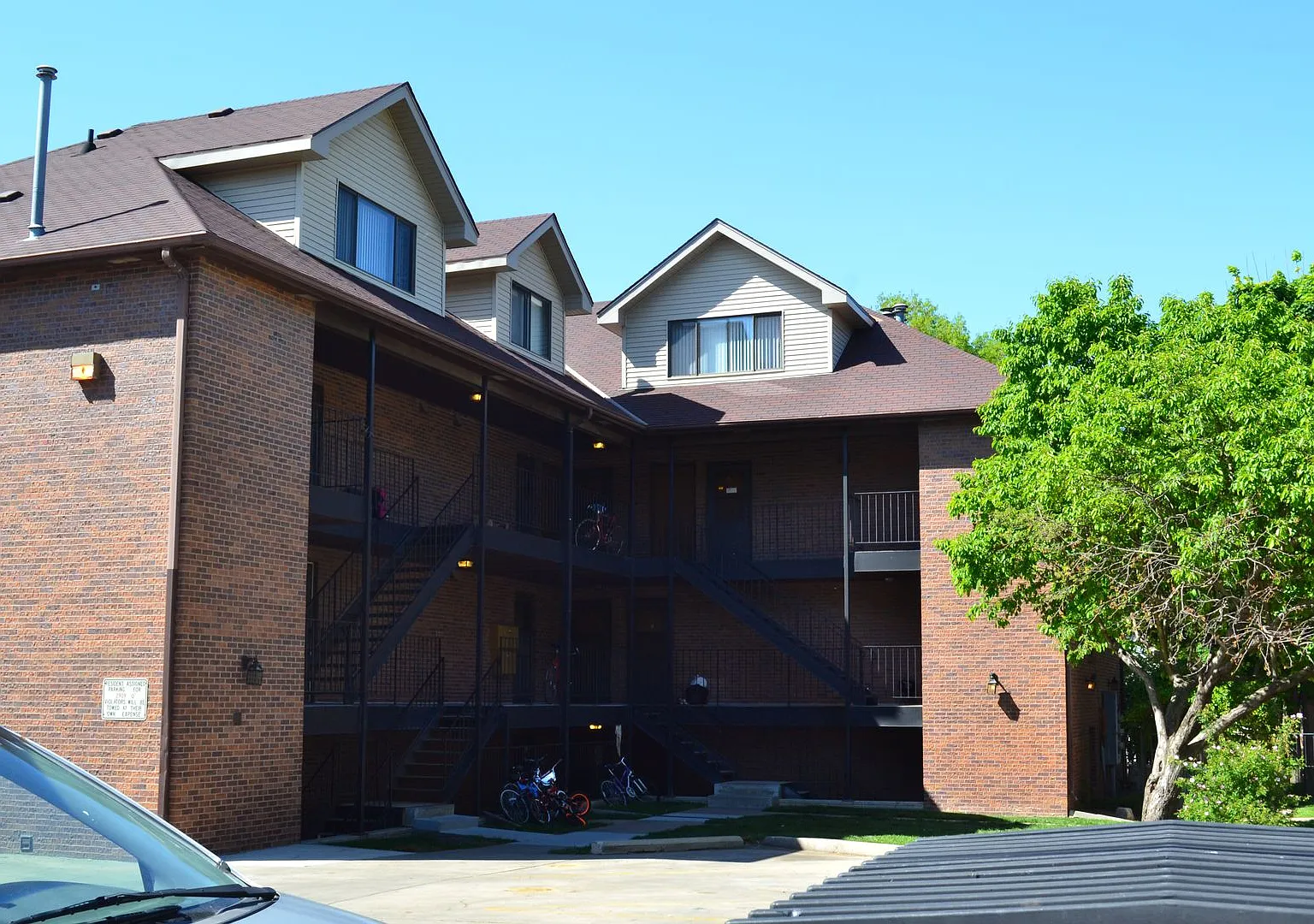 2909 Q Street Apartments — Photo 2