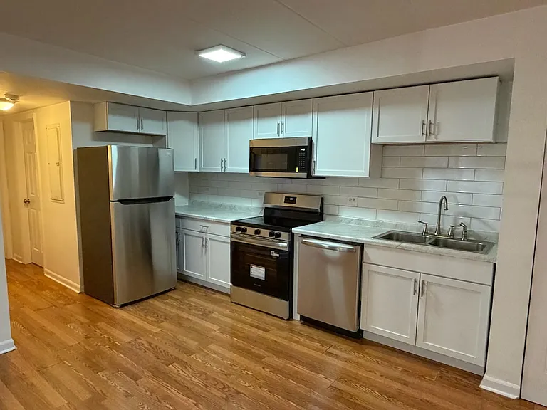 7326 40th St #3D — Photo 3