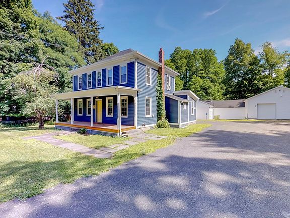 From Route 212/Tinker Street: The main road through Woodstock with a DOT car count per day of over 5000 cars. On NYC bus route