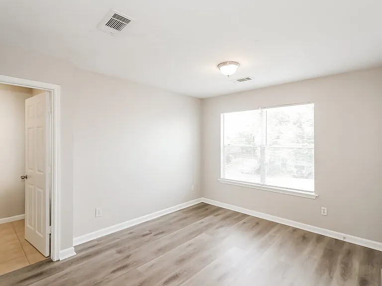 7423 Village Lake Dr — Photo 14