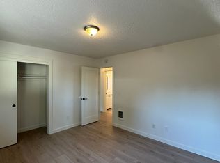 11380 SW Greenburg Rd APT 4, Portland, OR 97223