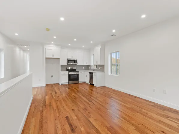 1380 Clove Road image 9 of 40