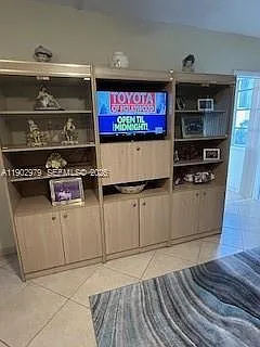 1333 E Hallandale Beach Blvd #406 — Photo 5