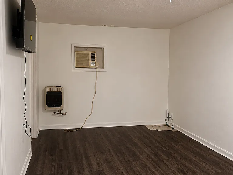 1609 Barry Rd — Photo 5