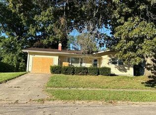 65 Glen Aire Dr, Springfield, IL 62703
