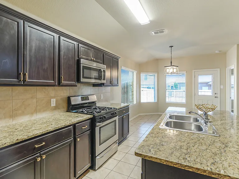 6353 Seagull Ln — Photo 3