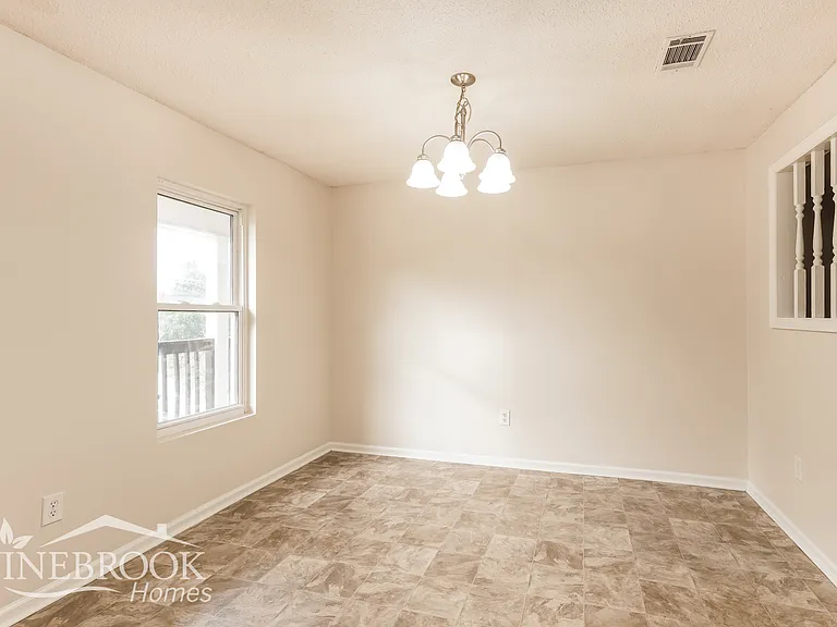 2315 Rutherford Ave — Photo 5