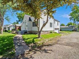 1810 Highland Ave, Crest Hill, IL 60403