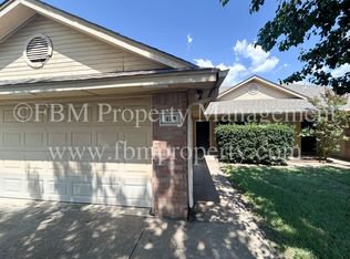 325 & 327 Lois St, Waxahachie, TX 75165