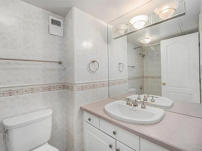 1020 15th St #21L — Photo 7