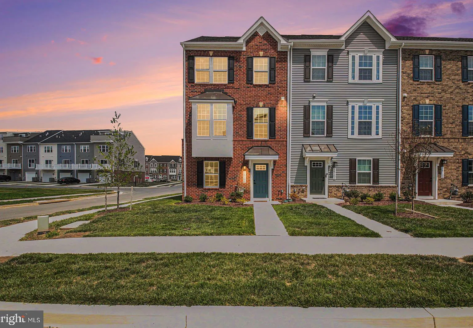 4 bed, 4.5 bath, 1696 sqft, $4,250 — Photo 2