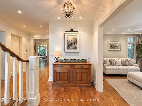 3rd image of 260 Pinetree Way