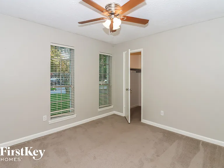 16310 Forest Bend Ave — Photo 9