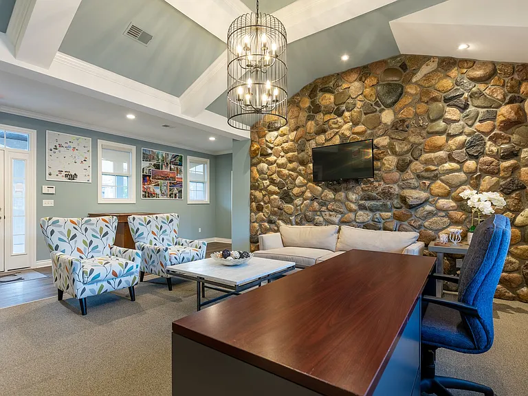 Harvard Place Apartments — Photo 12