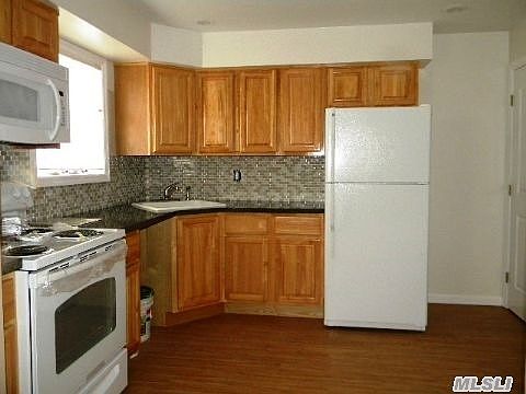 4th image of 16 Wright Ave