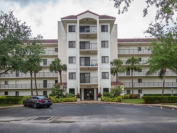 3rd image of 2105 Lavers Cir APT 502