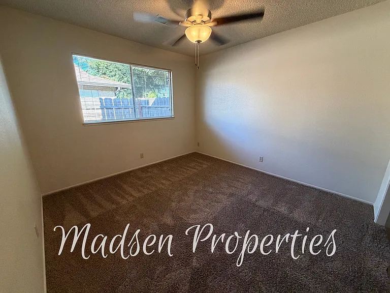 205 W Lassen Ave #12 — Photo 8