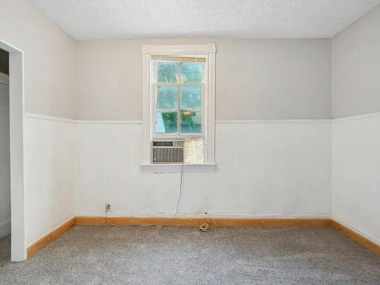 948 Cook Ave E — Photo 10