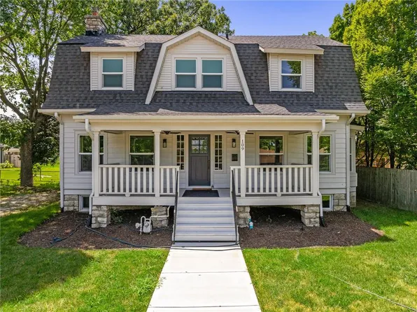 109 E Cedar St, Olathe, KS 66061