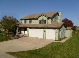 302 Cambridge Ln, Shorewood, IL