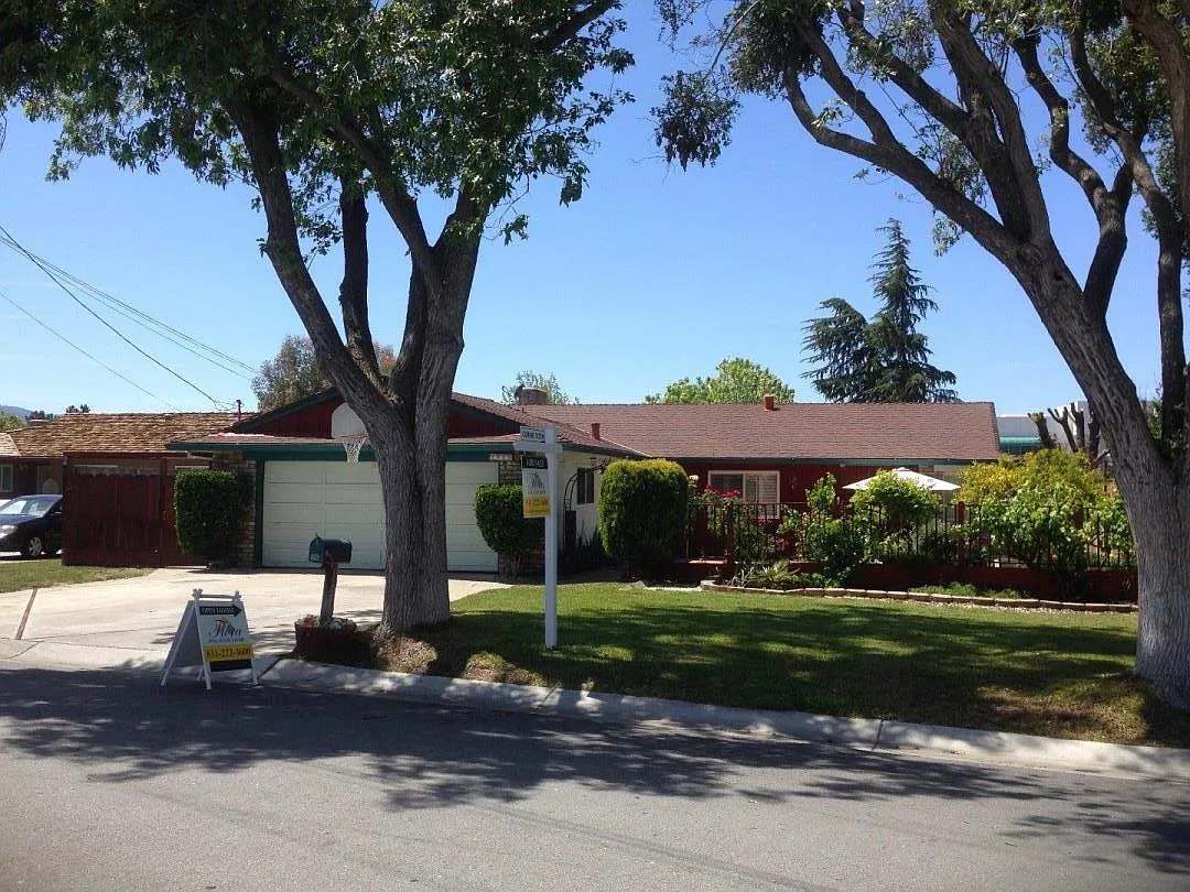 1910 Hermosa Way photo 1