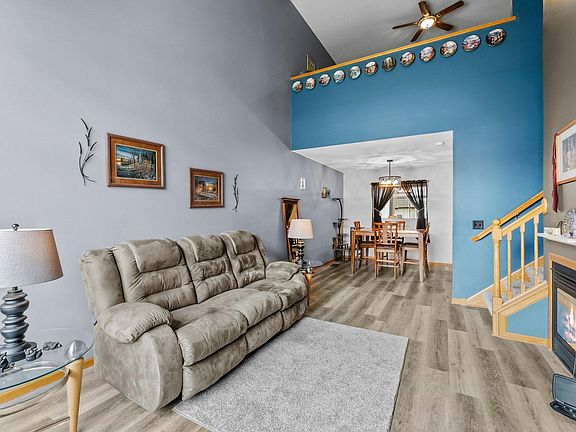 5th image of 315 Roosevelt St S #B