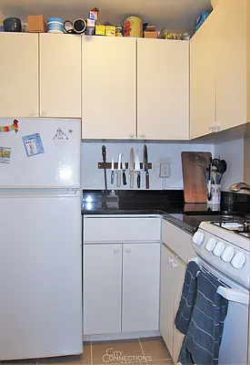 Rented by City Connections Realty | media 20