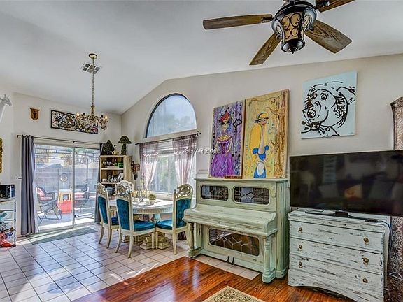 4th image of 7533 Fencerow St