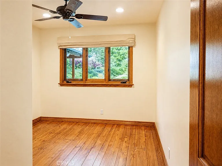 4720 Hayman Ave — Photo 36