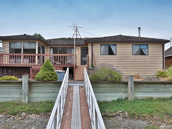 3rd image of 3763 Oceanside Dr
