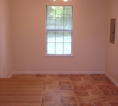 Breakfast room off kitchen